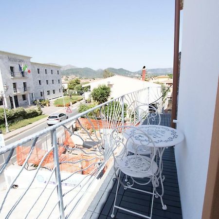 B&B Sole E Luna San Teodoro  Exterior photo